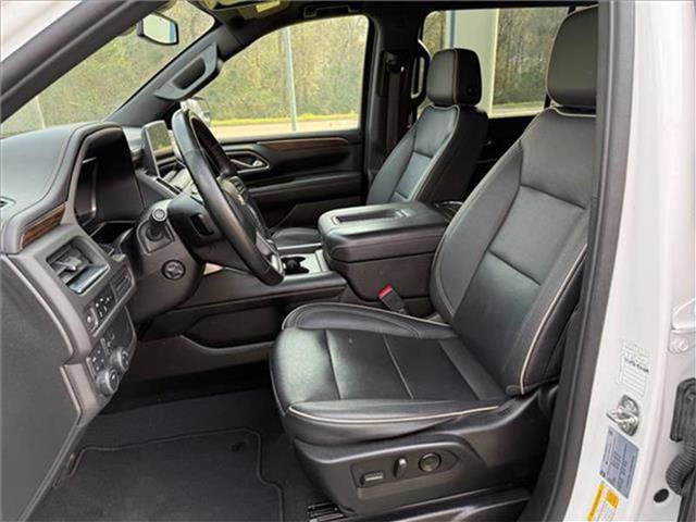 Used 2023 Chevrolet Suburban Premier AWD/4WD image 31