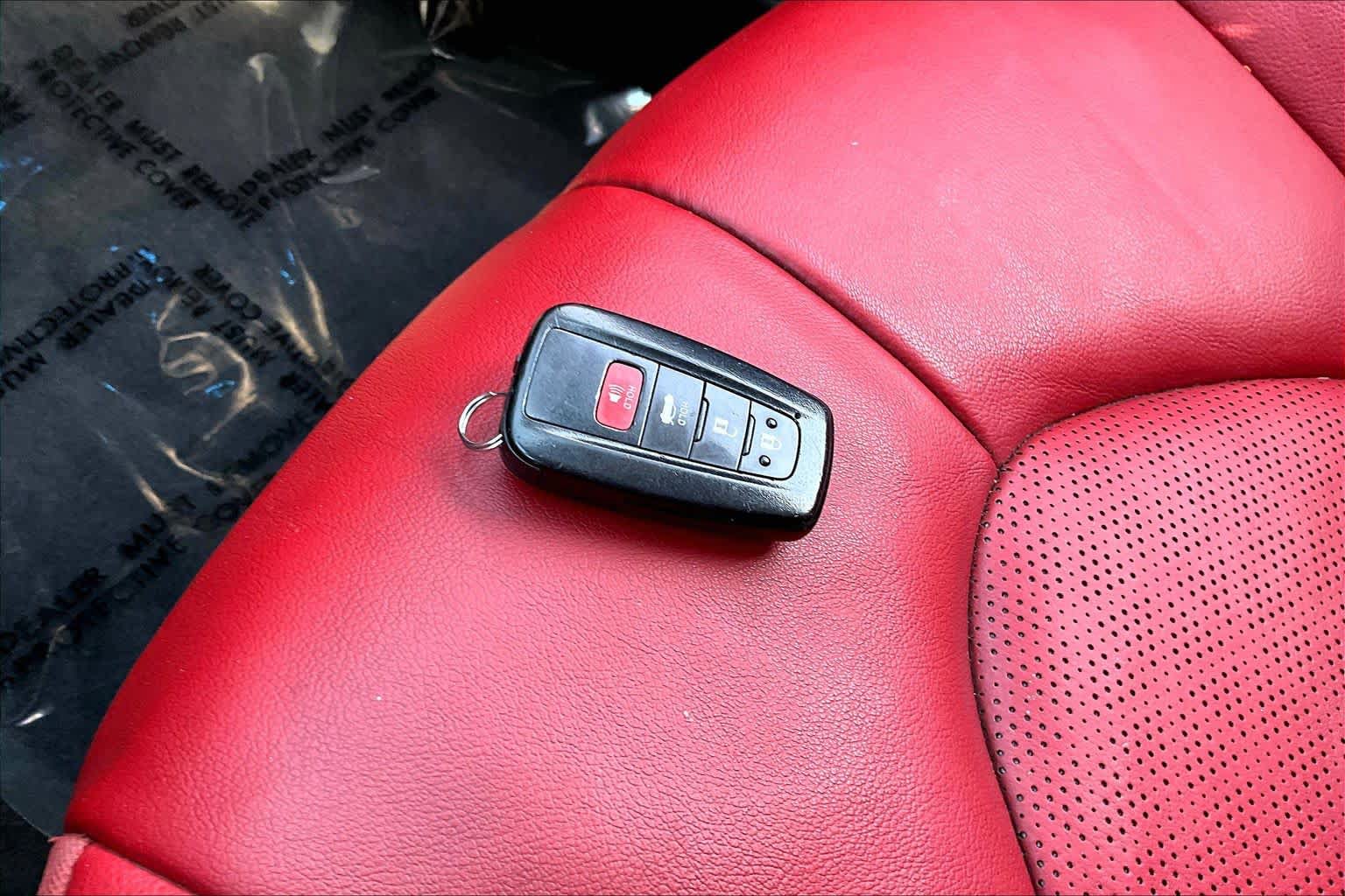 Used 2020 Toyota Camry XSE FWD image 15