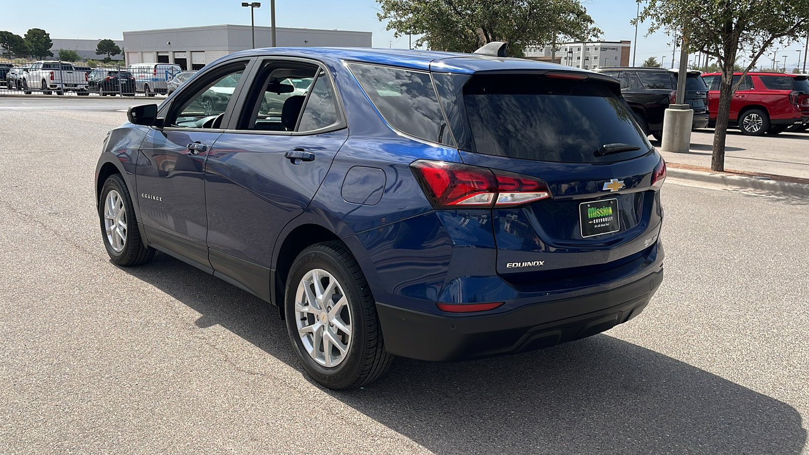 Used 2022 Chevrolet Equinox LS w/ LS Convenience Package AWD/4WD image 6