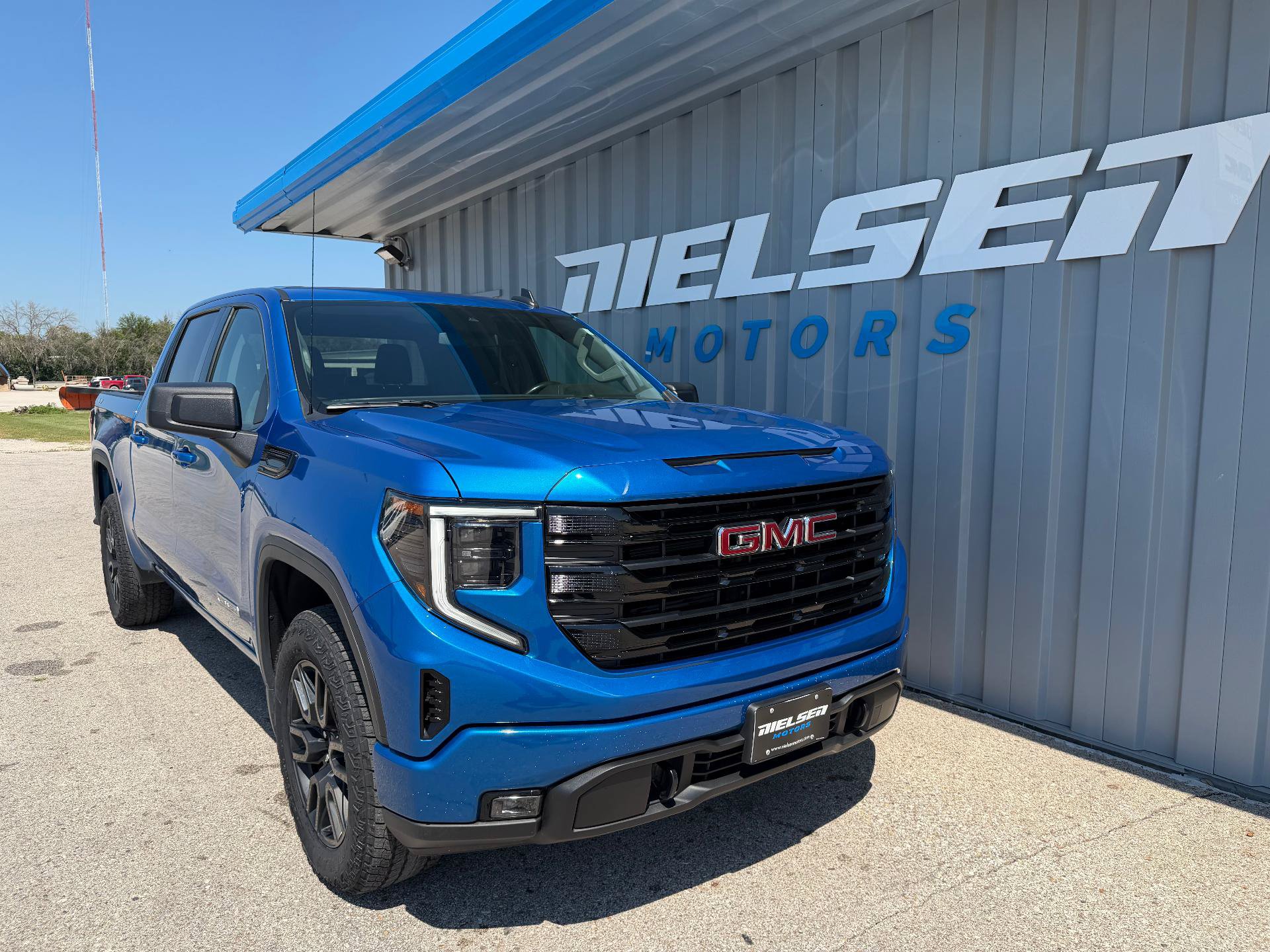 Used 2022 GMC Sierra 1500 Elevation AWD/4WD image 4