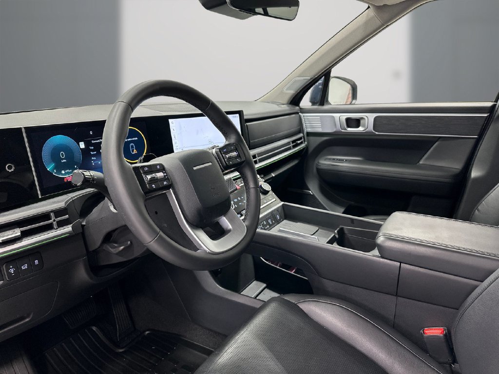 Used 2025 Hyundai Santa Fe Limited FWD image 14