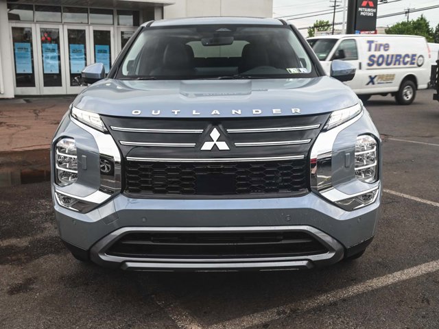 New 2025 Mitsubishi Outlander SE image 2