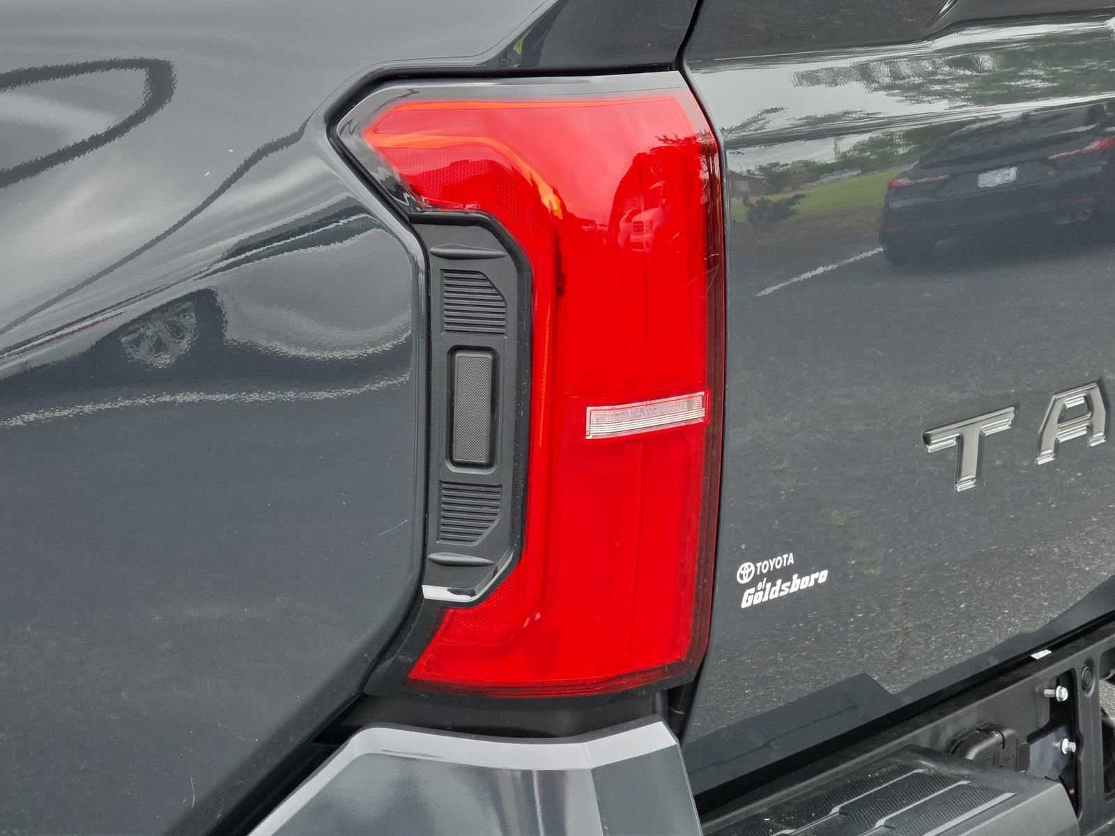 Used 2025 Toyota Tacoma Limited AWD/4WD image 34