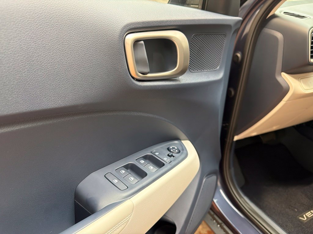 New 2026 Hyundai Venue SEL FWD image 21
