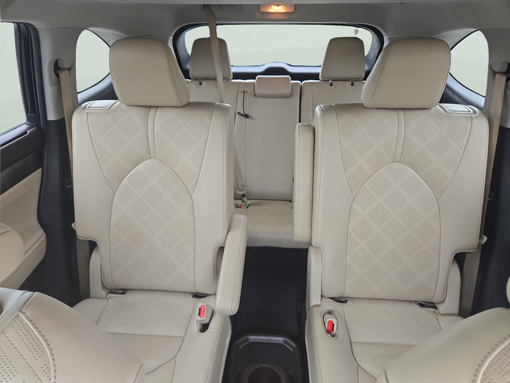Used 2022 Toyota Highlander Platinum AWD/4WD image 27