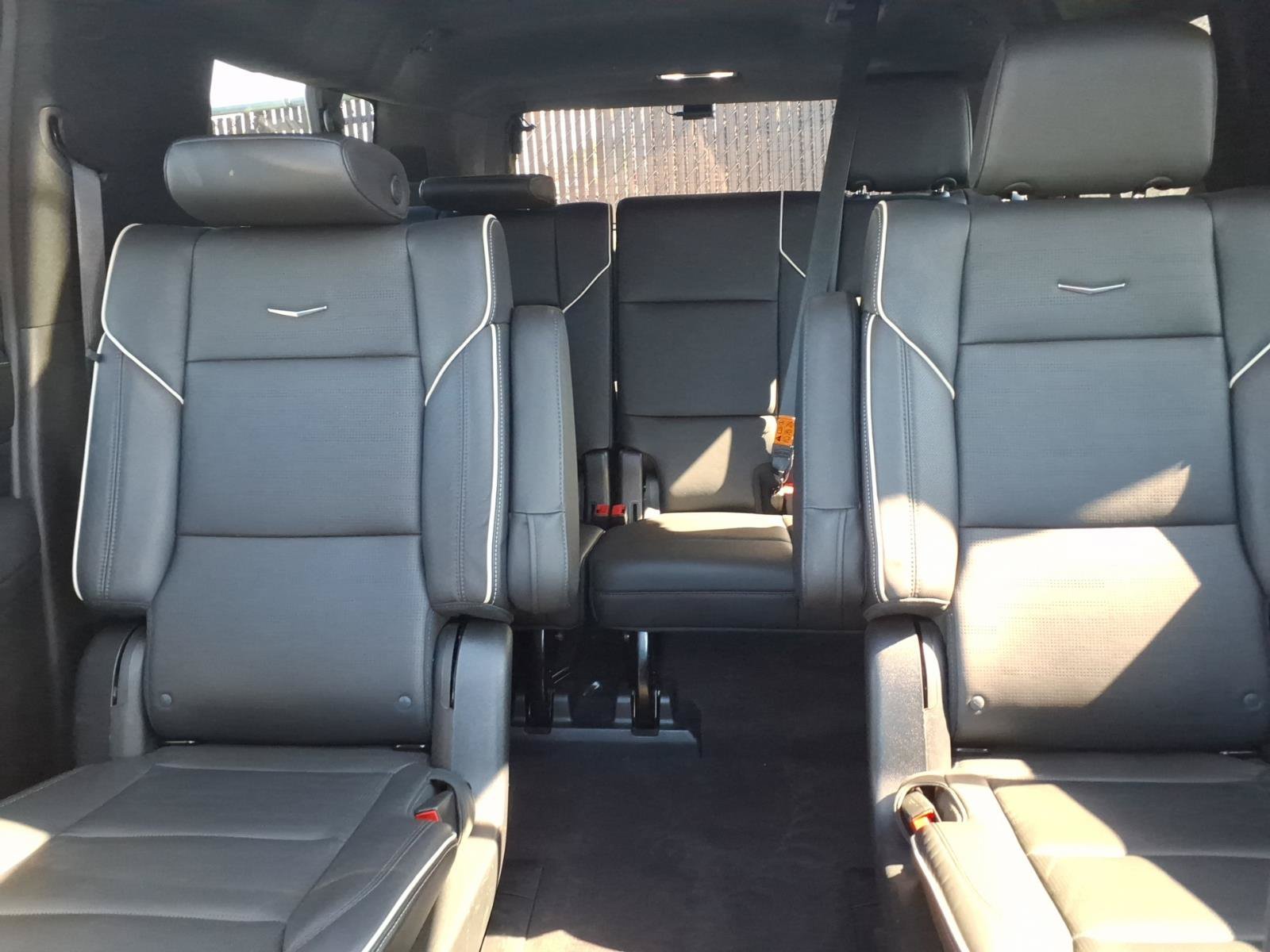 Certified 2023 Cadillac Escalade ESV Premium Luxury w/ Performance Package AWD/4WD image 36