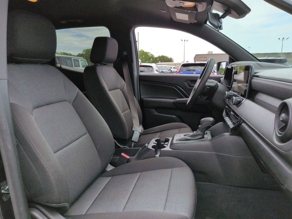 Used 2024 Chevrolet Colorado W/T RWD image 29