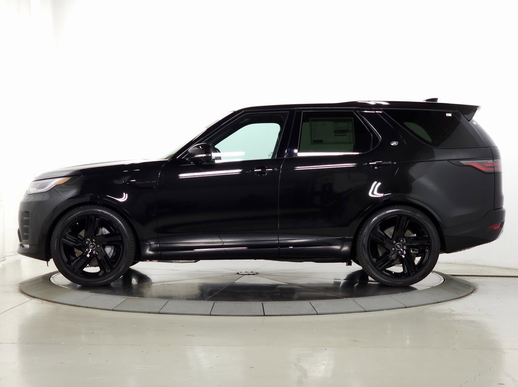 New 2025 Land Rover Discovery Dynamic SE image 2