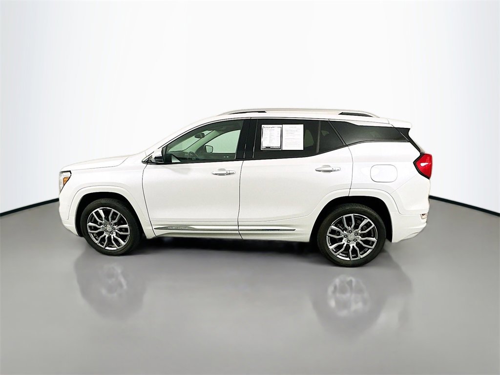 Used 2022 GMC Terrain Denali w/ Denali Premium Package image 4