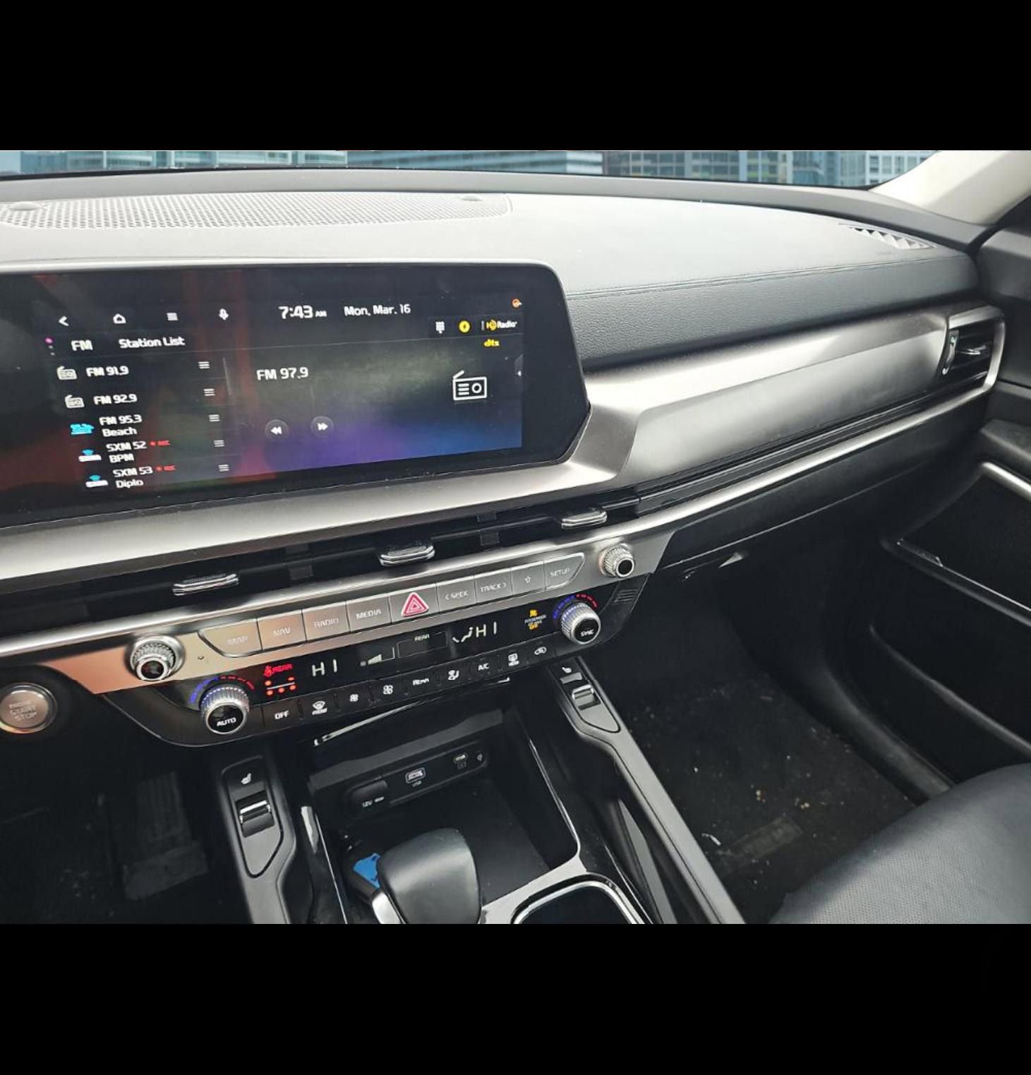 Used 2025 Kia Telluride S FWD image 12