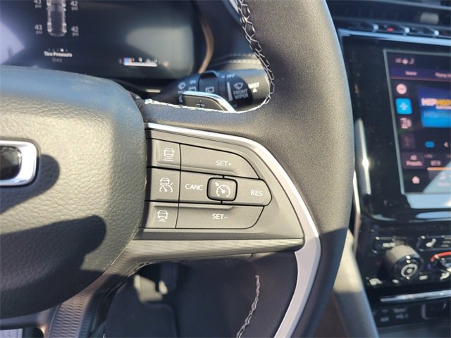 New 2025 Jeep Grand Cherokee Altitude image 31