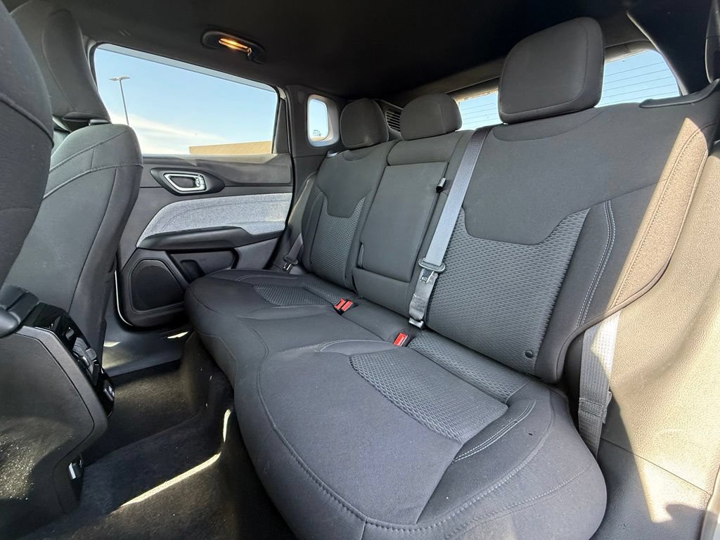 Used 2025 Jeep Compass Sport AWD/4WD image 25