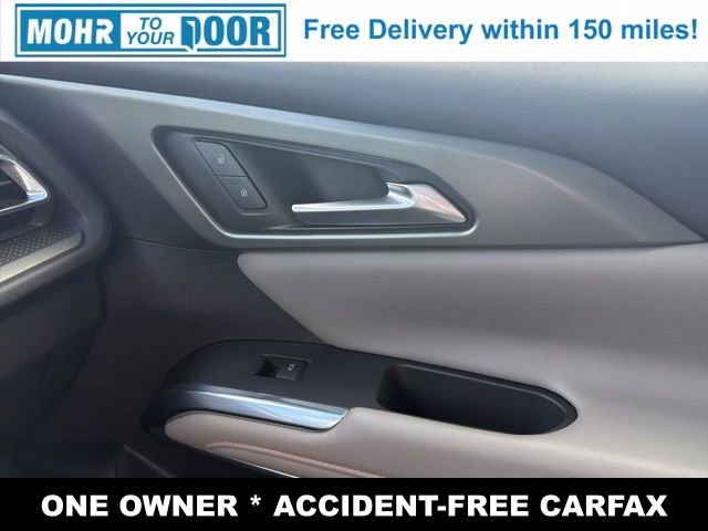 Used 2025 Chevrolet Traverse LT image 28