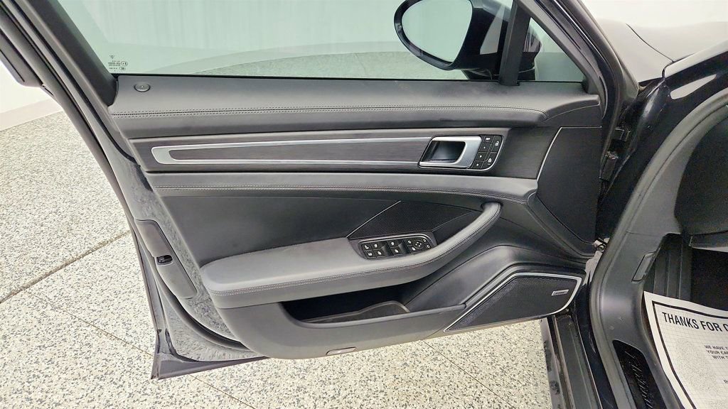 Used 2023 Porsche Panamera 4 Platinum Edition image 11