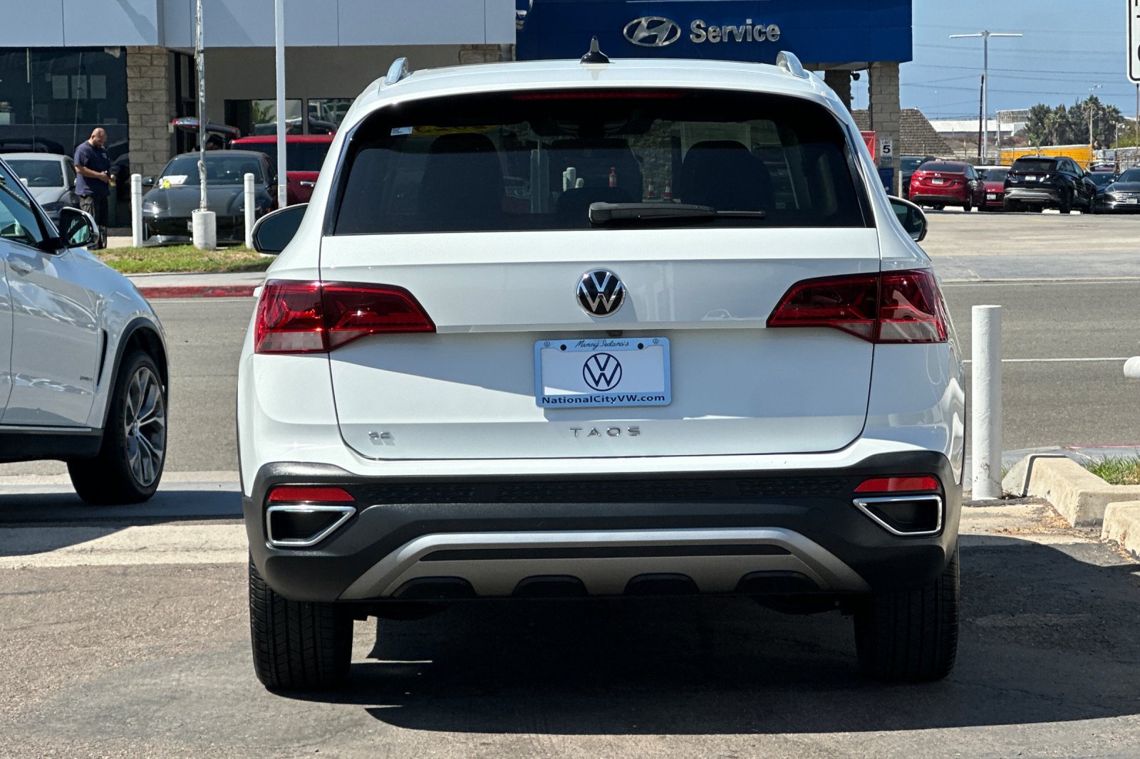 Used 2023 Volkswagen Taos SE FWD image 5