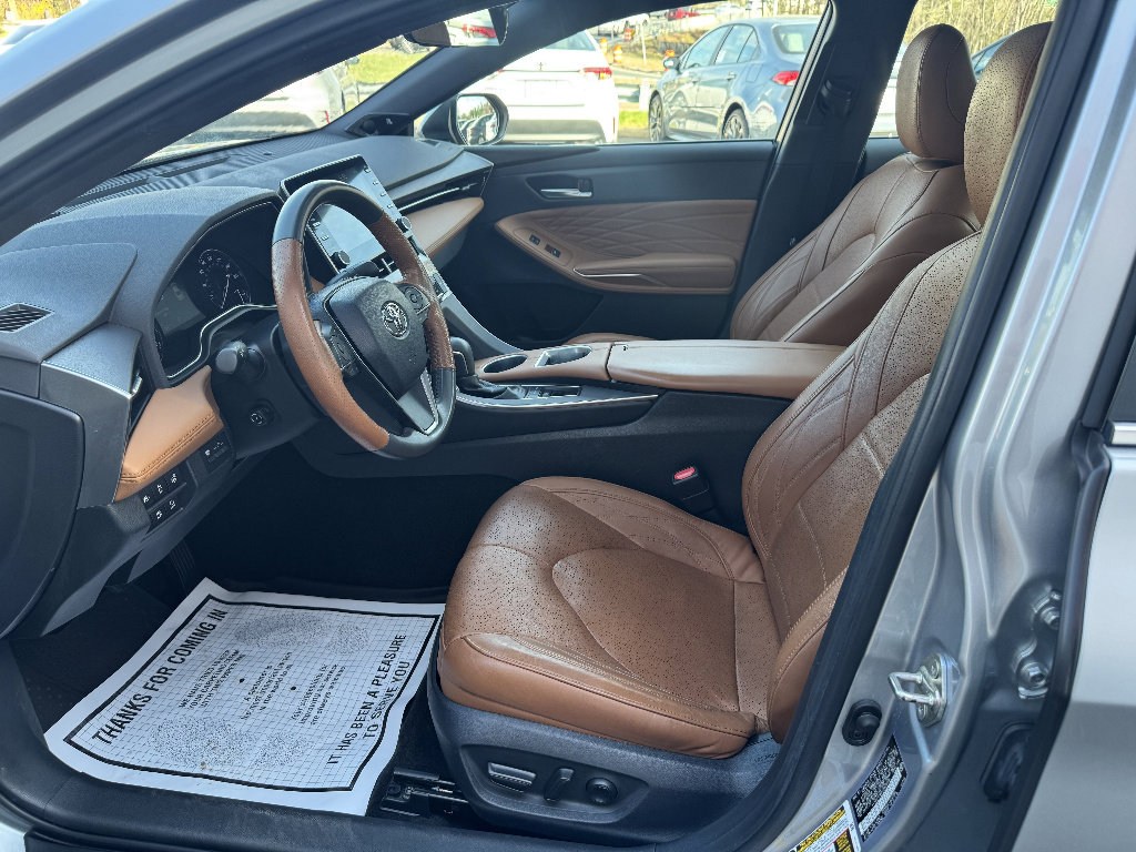 Used 2019 Toyota Avalon Limited FWD image 8