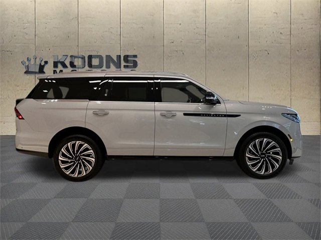 New 2025 Lincoln Navigator Black Label image 4