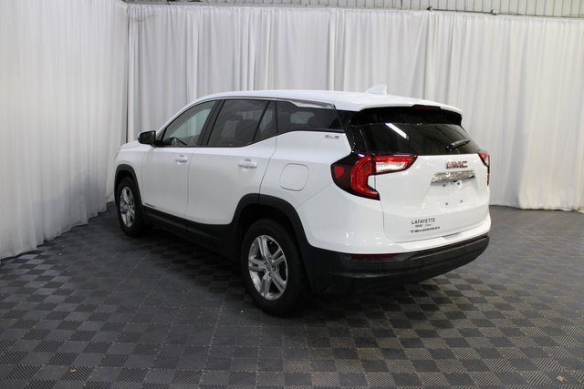 Used 2023 GMC Terrain SLE image 4