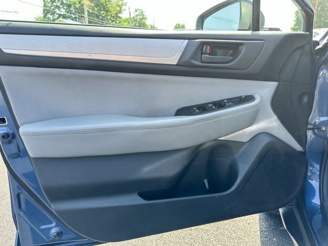 Used 2019 Subaru Outback 2.5i AWD/4WD image 14