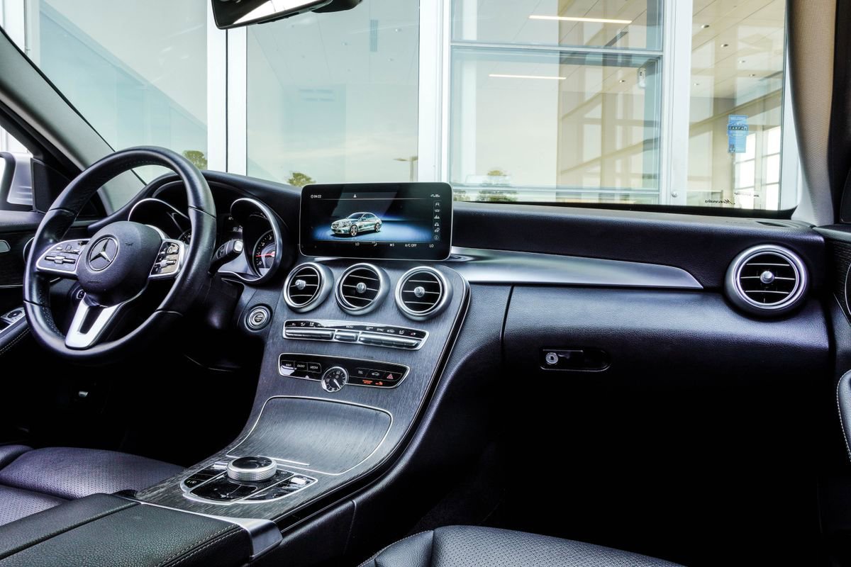 Used 2020 Mercedes-Benz C 300 Sedan image 17