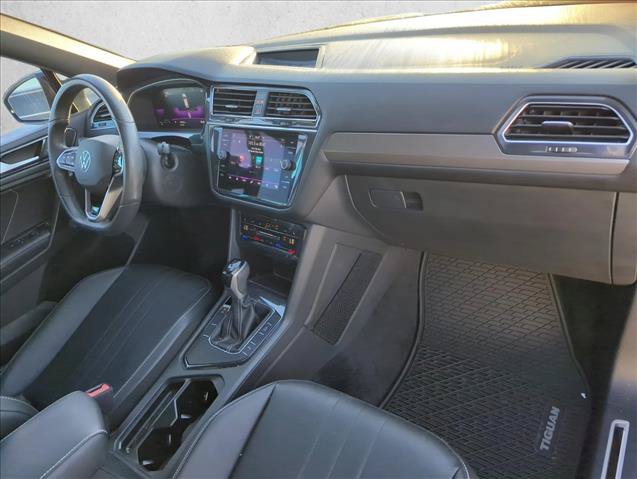 Used 2023 Volkswagen Tiguan SE R-Line FWD image 26