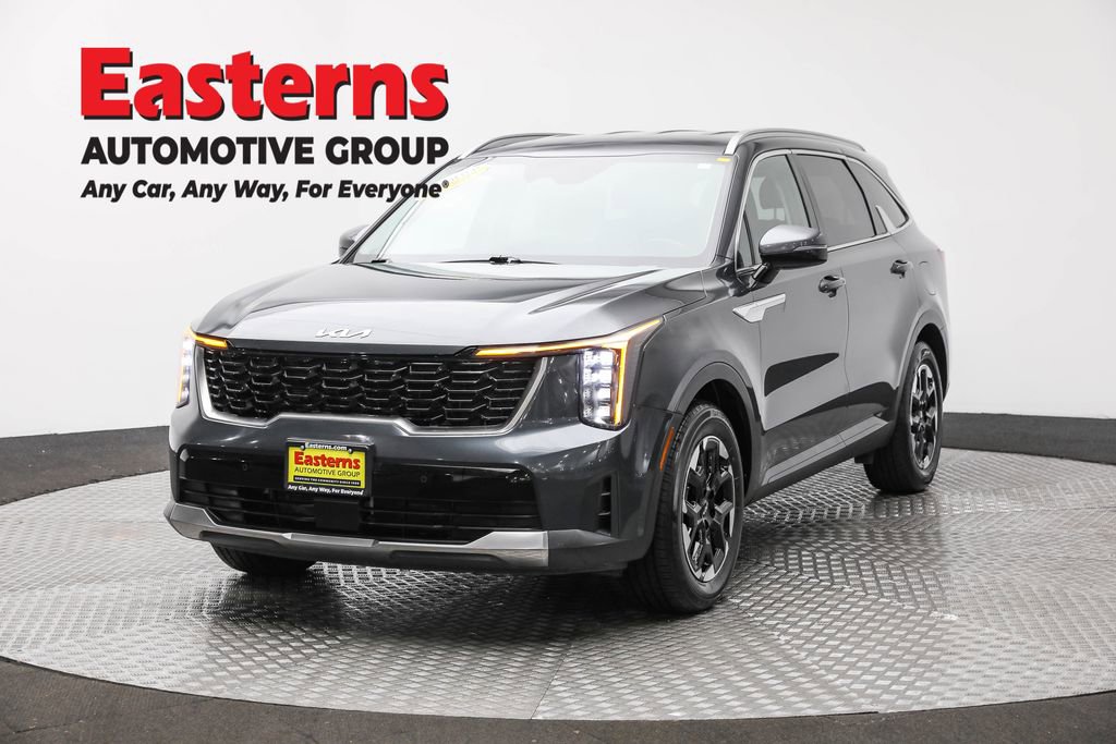 Used 2024 Kia Sorento S image 1
