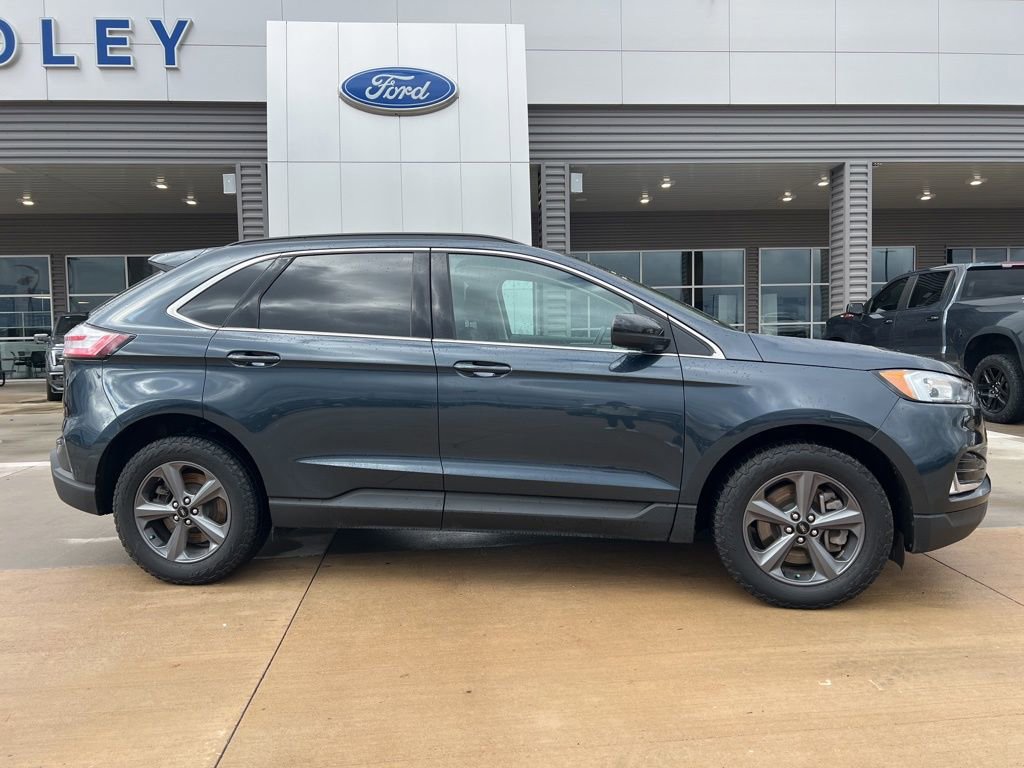 Used 2022 Ford Edge SEL w/ Sport Appearance Package image 3