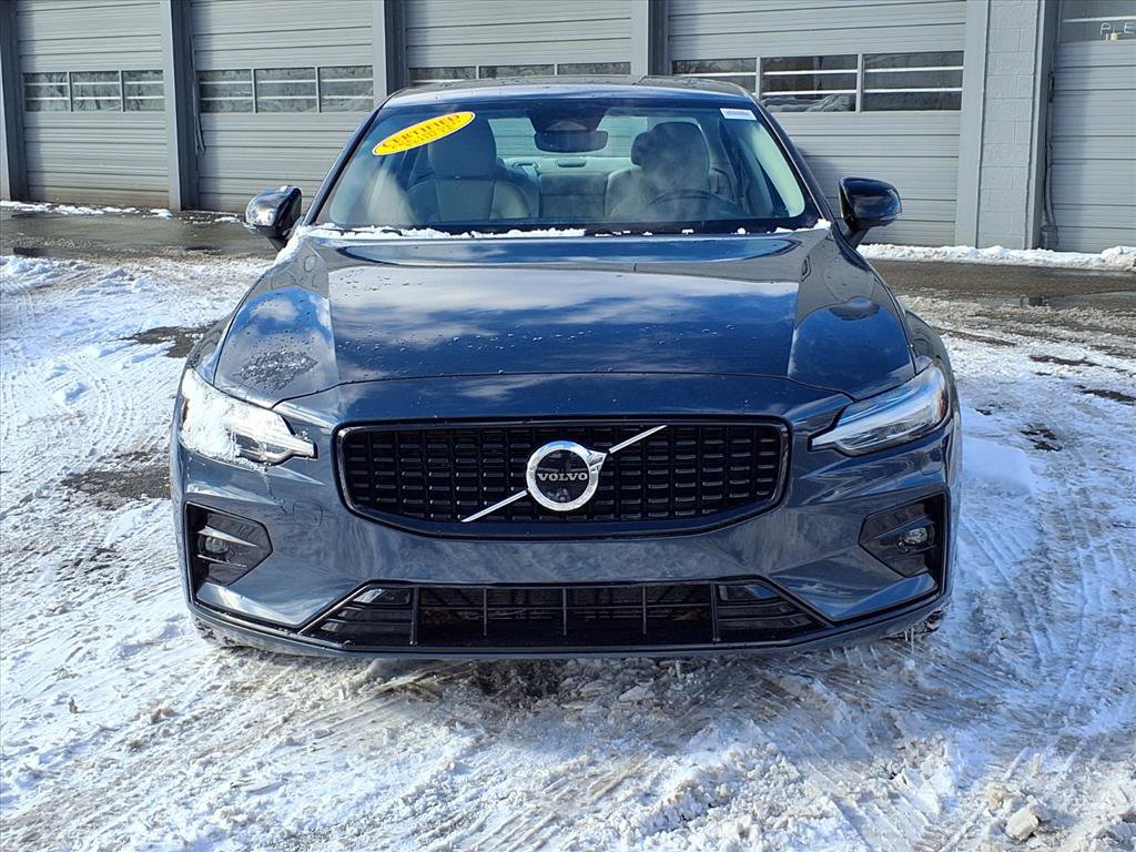 Used 2024 Volvo S60 B5 Plus image 47