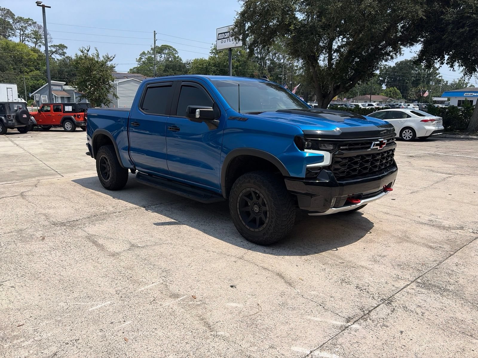 Used 2022 Chevrolet Silverado 1500 ZR2 w/ Technology Package AWD/4WD image 8