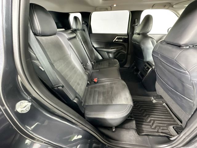 Used 2024 Mitsubishi Outlander SE image 28