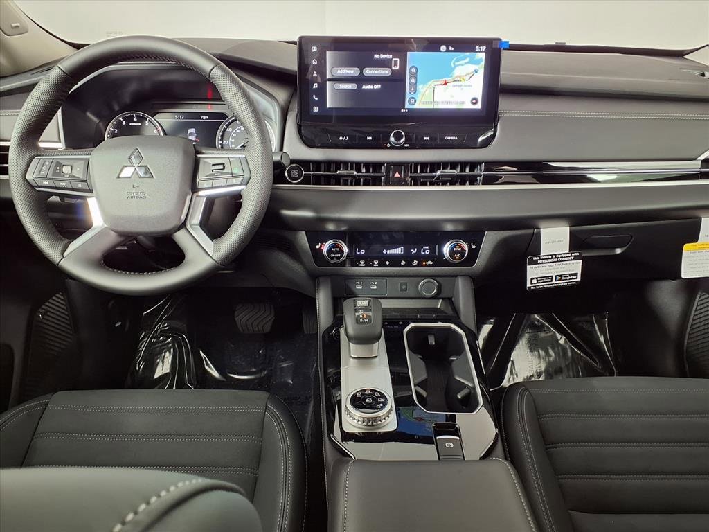 New 2025 Mitsubishi Outlander SE image 12