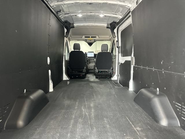 New 2026 Ford Transit 250 148 Medium Roof w/ Load Area Protection Package RWD image 26