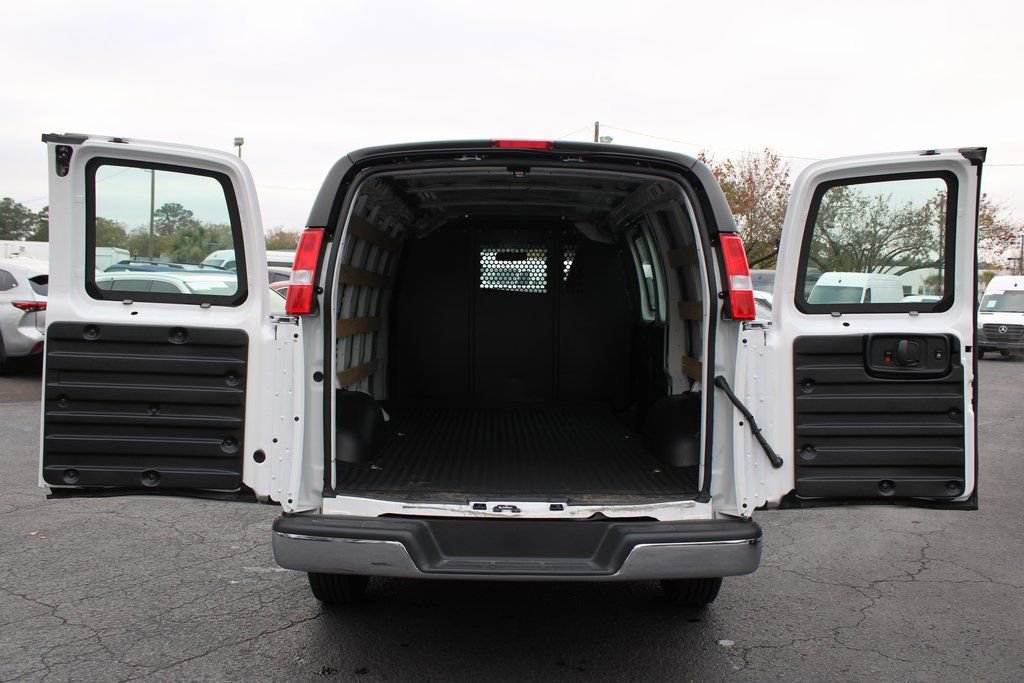 Used 2023 GMC Savana 2500 w/ Driver Convenience Package RWD image 30