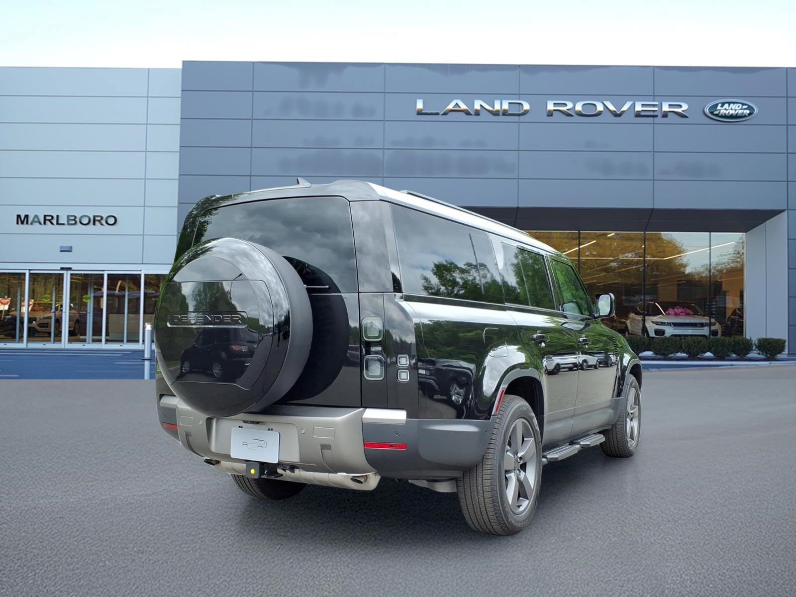 New 2026 Land Rover Defender 110 X-Dynamic SE AWD/4WD image 2