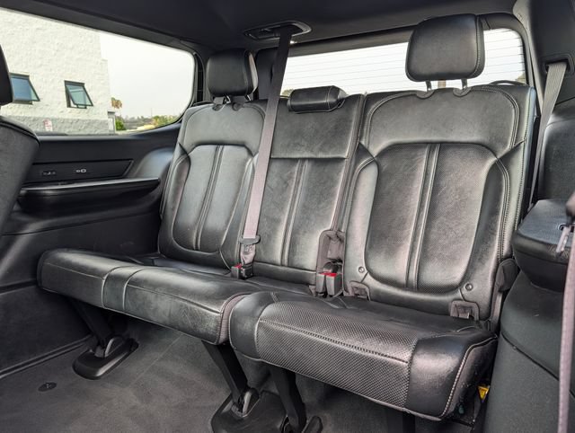 Used 2024 Jeep Wagoneer Series III AWD/4WD image 14