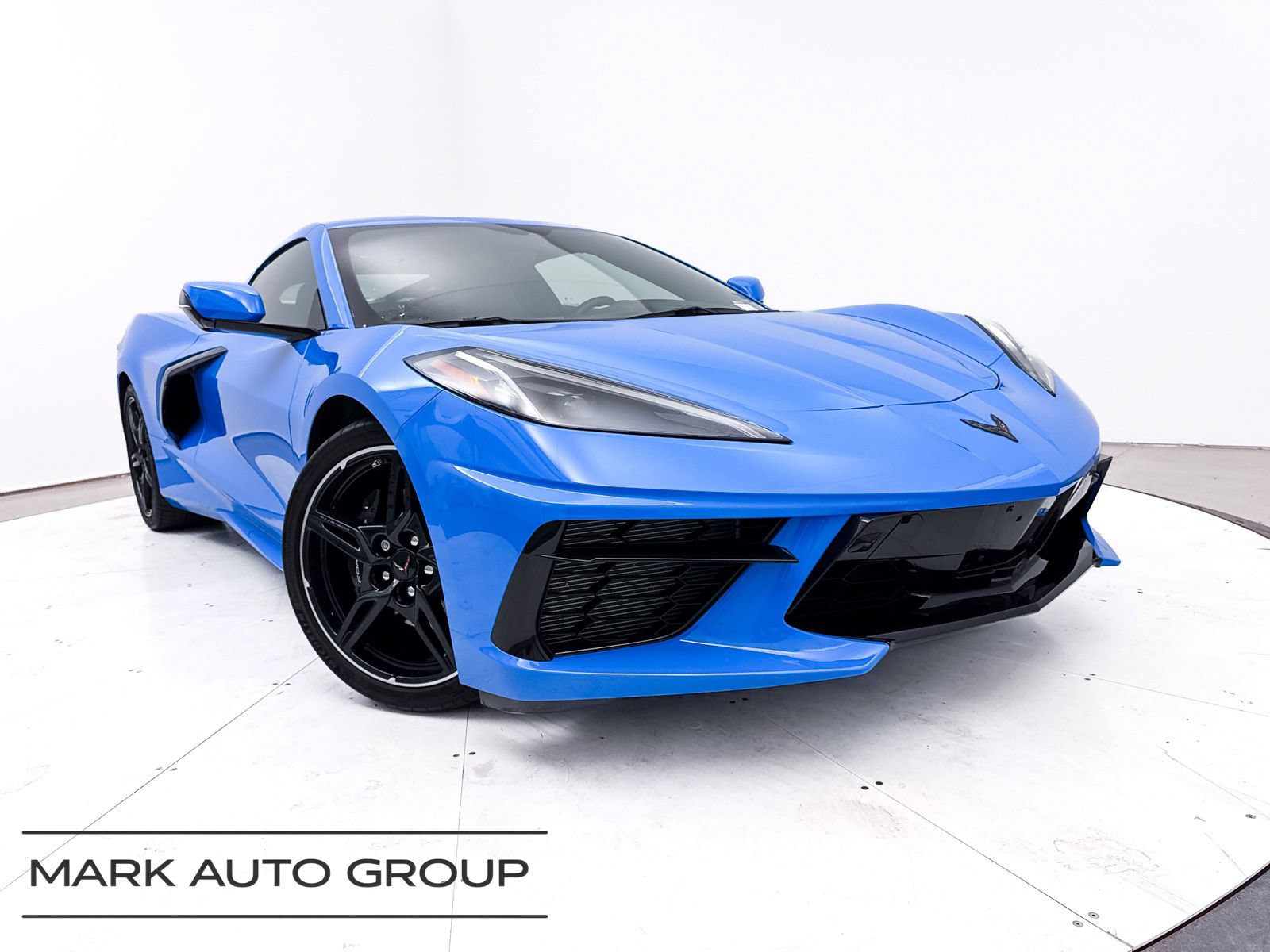Used 2021 Chevrolet Corvette Stingray Preferred Cpe w/ Engine Appearance Package RWD image 1