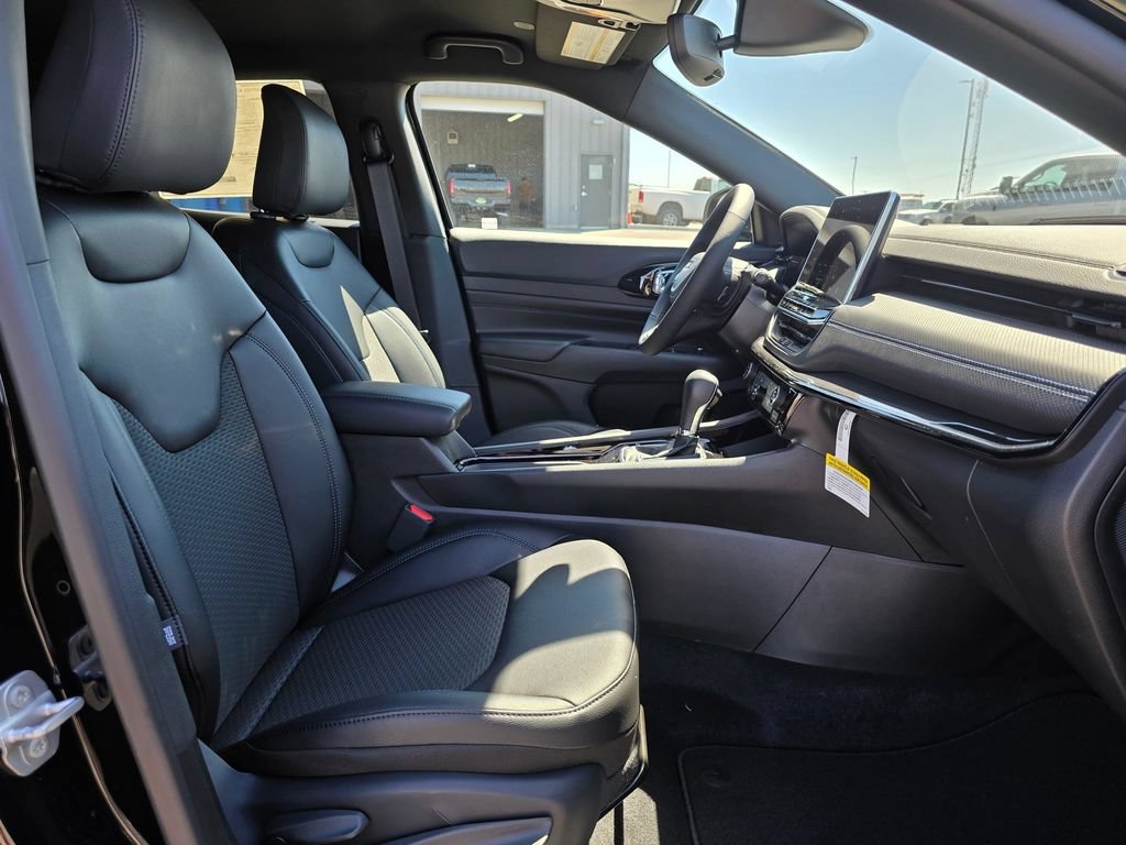 New 2026 Jeep Compass Latitude AWD/4WD image 17