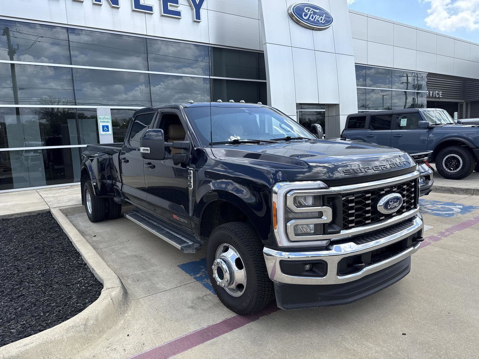 Used 2023 Ford F350 Lariat image 8