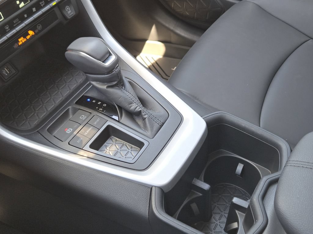 Used 2024 Toyota RAV4 XLE Premium FWD image 21
