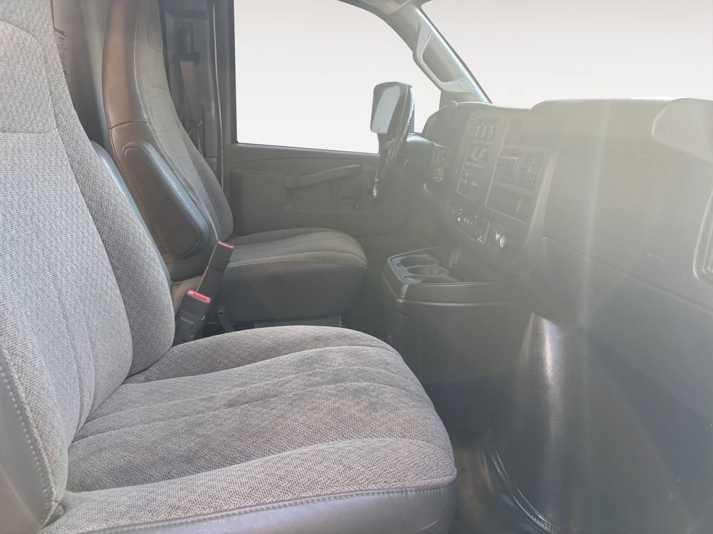 Used 2022 Chevrolet Express 3500 w/ Power Convenience Package RWD image 15