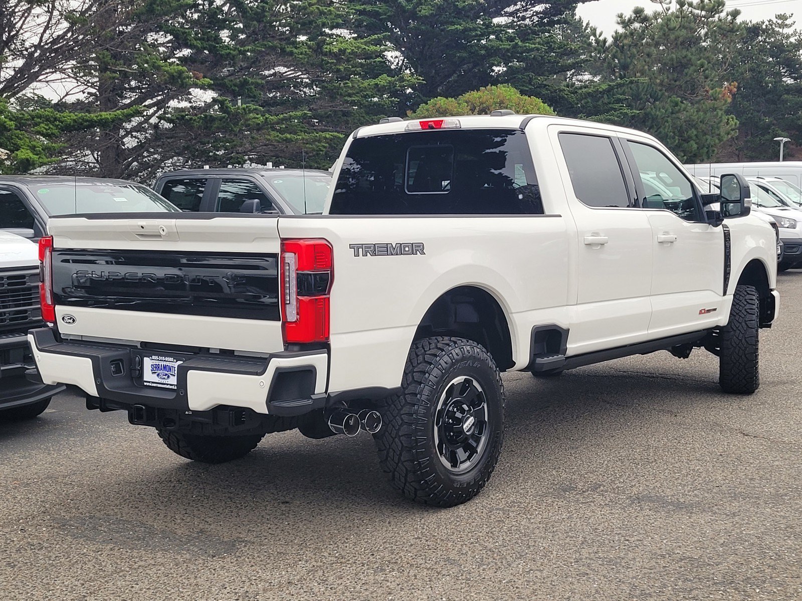 New 2027 Ford F350 Platinum w/ Tremor Off-Road Package AWD/4WD image 4