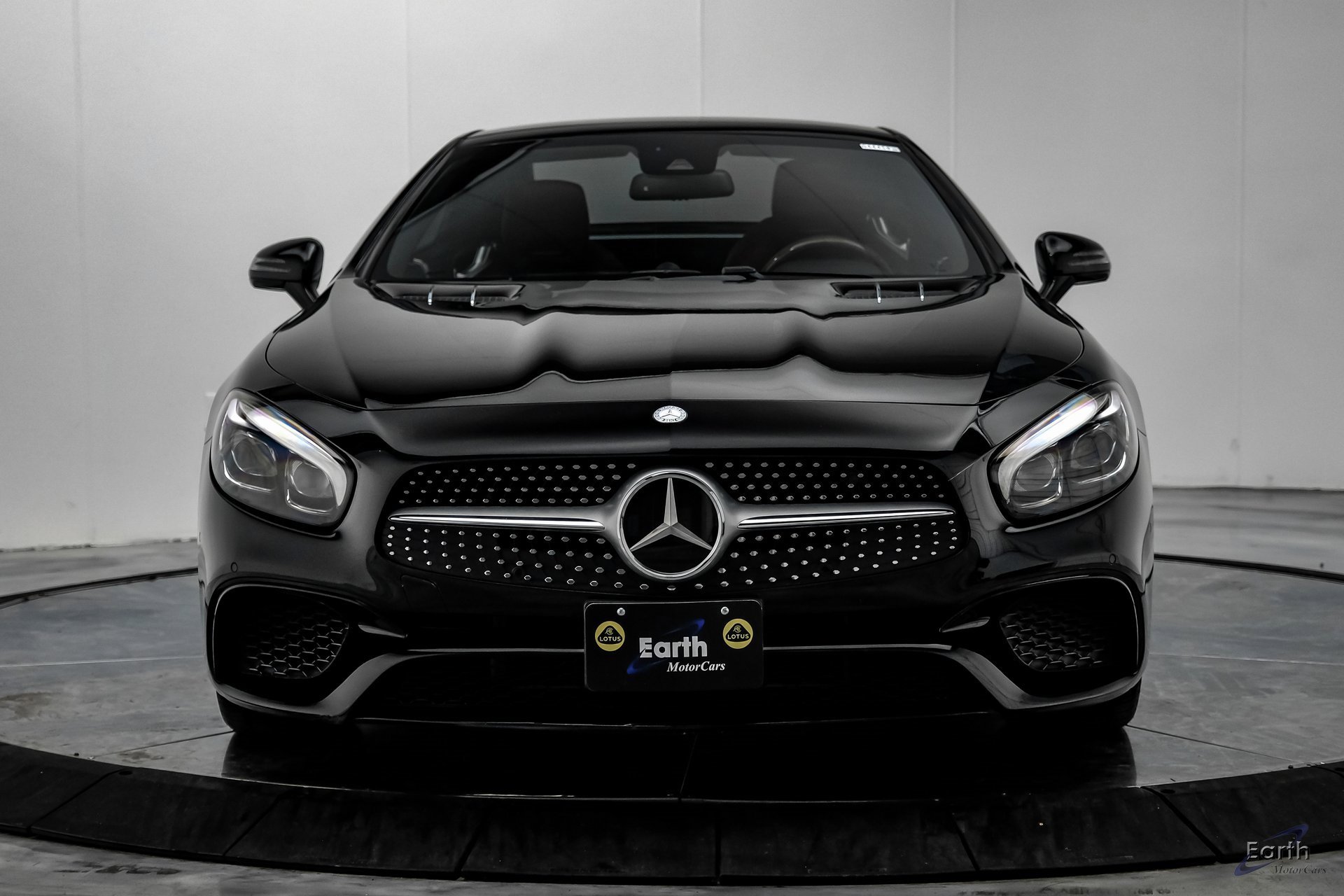 Used 2017 Mercedes-Benz SL 550 image 32