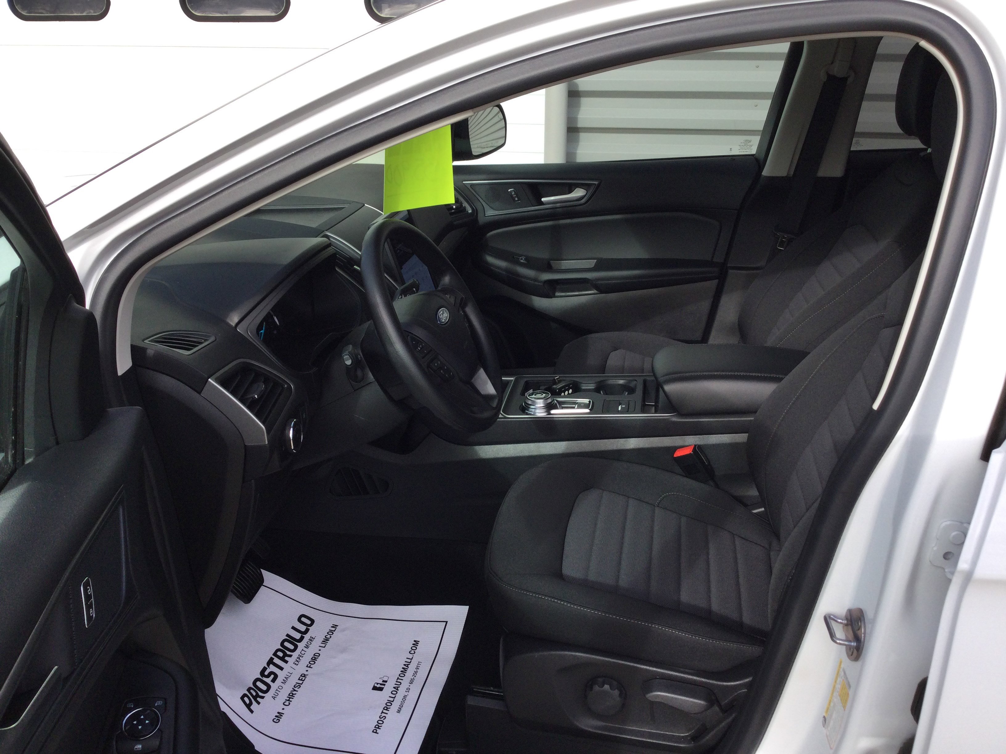 New 2024 Ford Edge SE w/ Black Appearance Package image 7