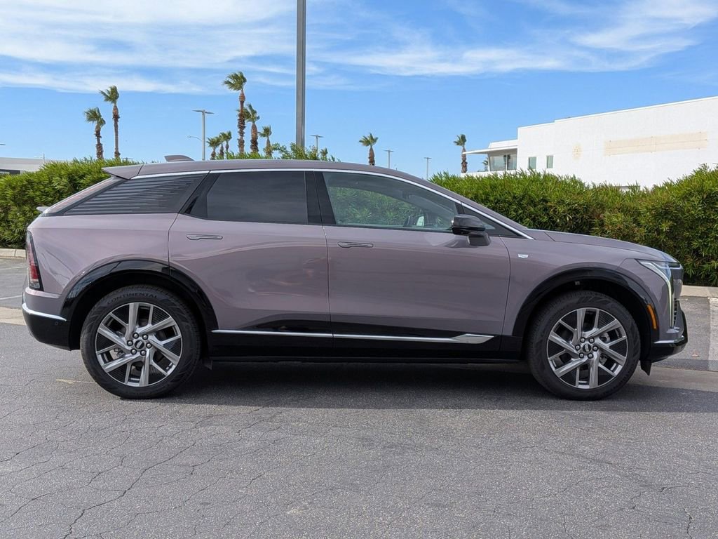 New 2026 Cadillac Optiq Luxury 1 RWD image 33