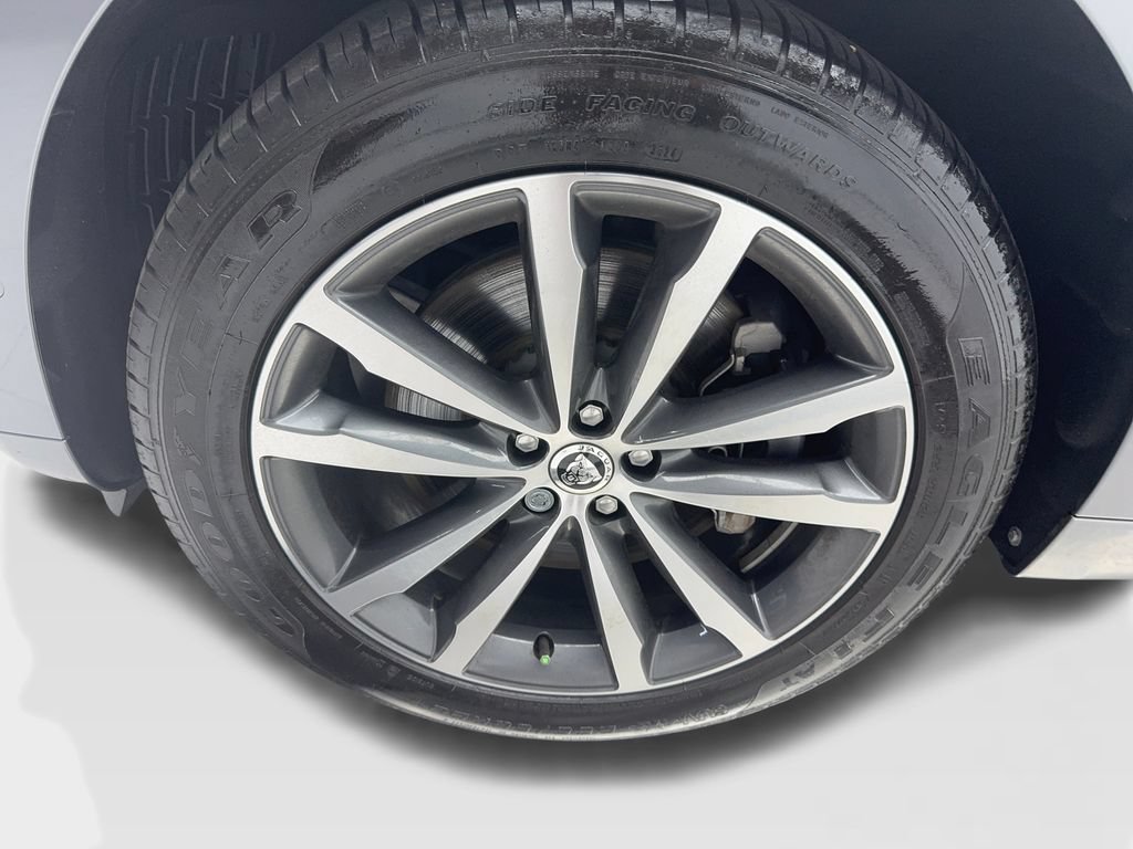 Used 2026 Jaguar F-PACE R-Dynamic S AWD/4WD image 11