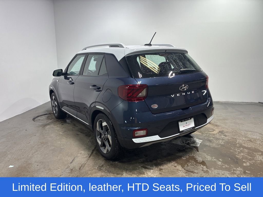 Used 2025 Hyundai Venue Limited image 4