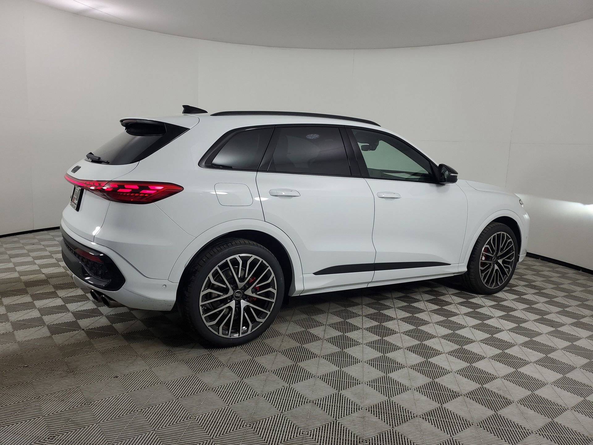 New 2025 Audi SQ5 Premium Plus image 11