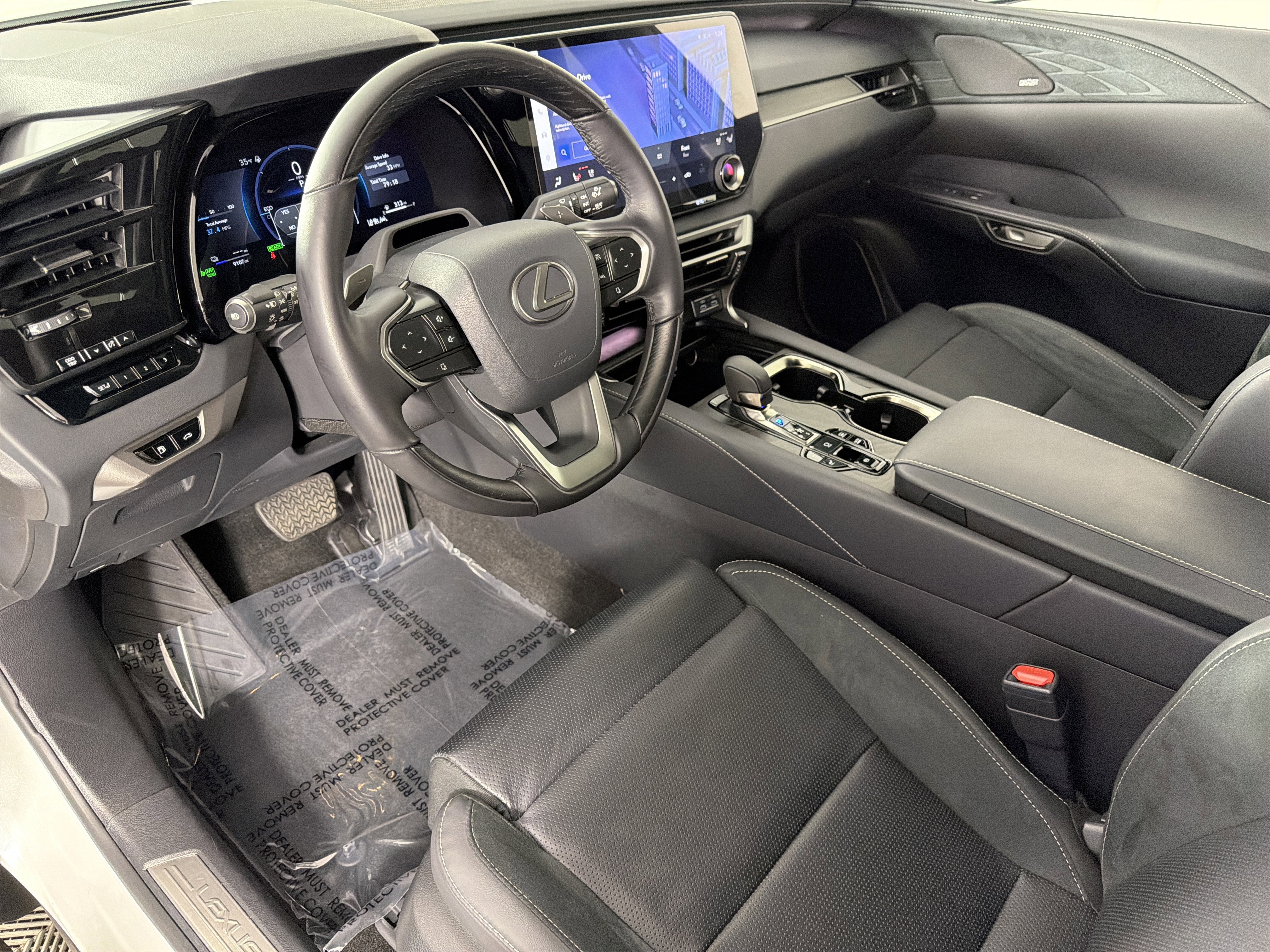 Used 2025 Lexus RX 450h AWD w/ Luxury Package image 18