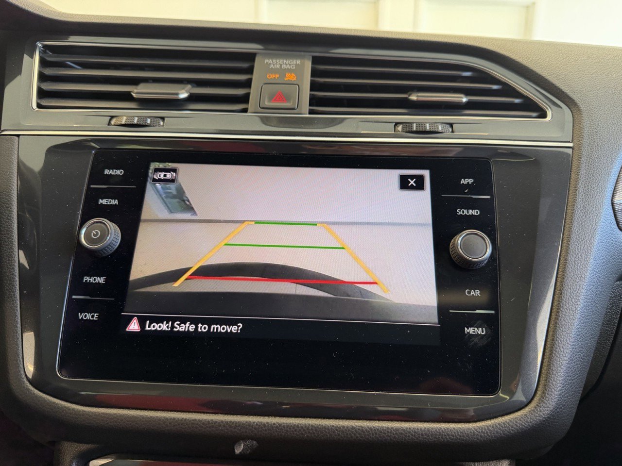 Used 2022 Volkswagen Tiguan SE R-Line AWD/4WD image 16