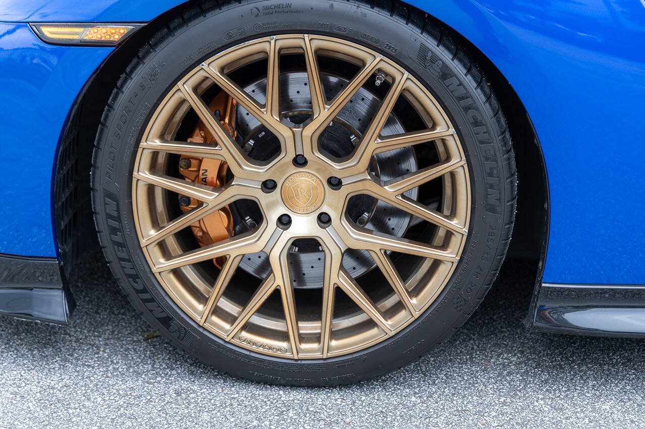 Used 2020 Nissan GT-R Premium AWD/4WD image 16